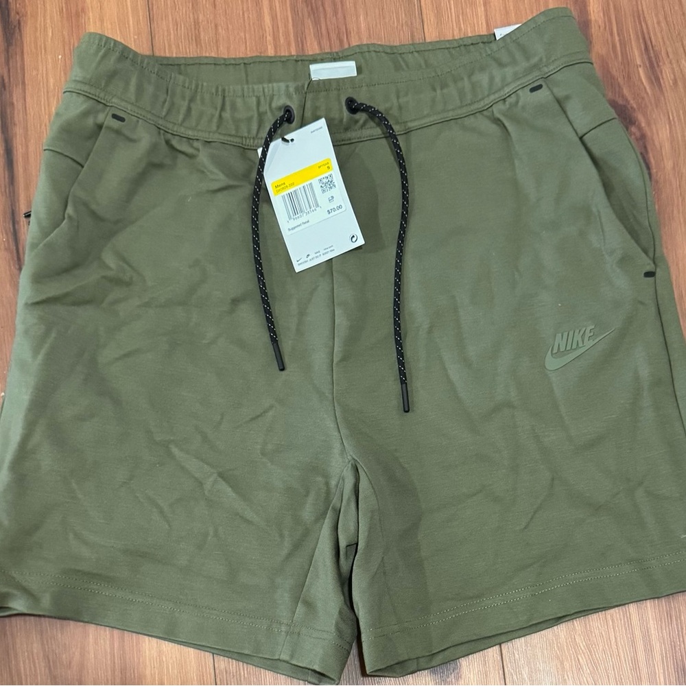 Nike Men's Army Green Athletic Shorts